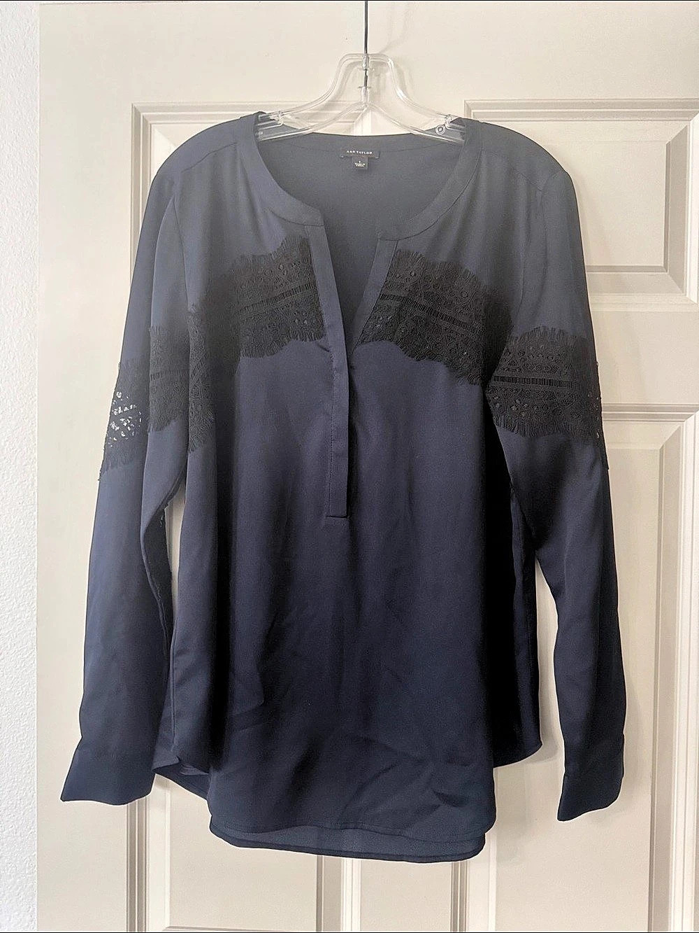 Ann Taylor Lace Sleeve Blouse in Blue Size Large Like New